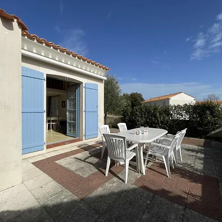 Maison Avec Piscine Chauffee, Terrasse Et Parking A 300m De L'ocean - Fr-1-224c-219 *