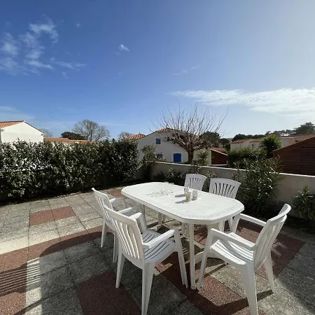 Hébergement de vacances Maison Avec Piscine Chauffée, Terrasse Et Parking à 300m De L'océan - Fr-1-224c-219 *