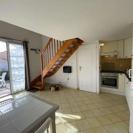 Hébergement de vacances Maison Avec Piscine Chauffée, Terrasse Et Parking à 300m De L'océan - Fr-1-224c-219 Saint-Hilaire-de-Riez