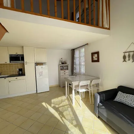 Hébergement de vacances Maison Avec Piscine Chauffée, Terrasse Et Parking à 300m De L'océan - Fr-1-224c-219 *