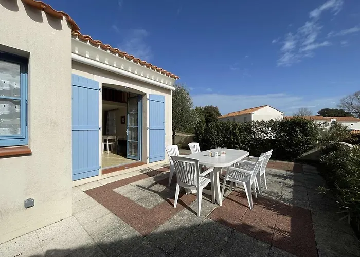 Maison Avec Piscine Chauffée, Terrasse Et Parking à 300m De L'océan - Fr-1-224c-219 *