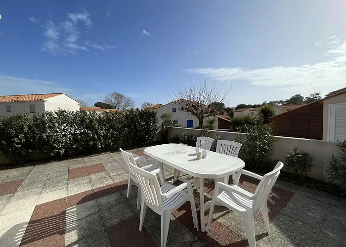 Hébergement de vacances Maison Avec Piscine Chauffée, Terrasse Et Parking à 300m De L'océan - Fr-1-224c-219 *