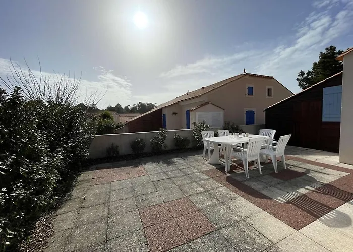 Maison Avec Piscine Chauffée, Terrasse Et Parking à 300m De L'océan - Fr-1-224c-219 Hébergement de vacances